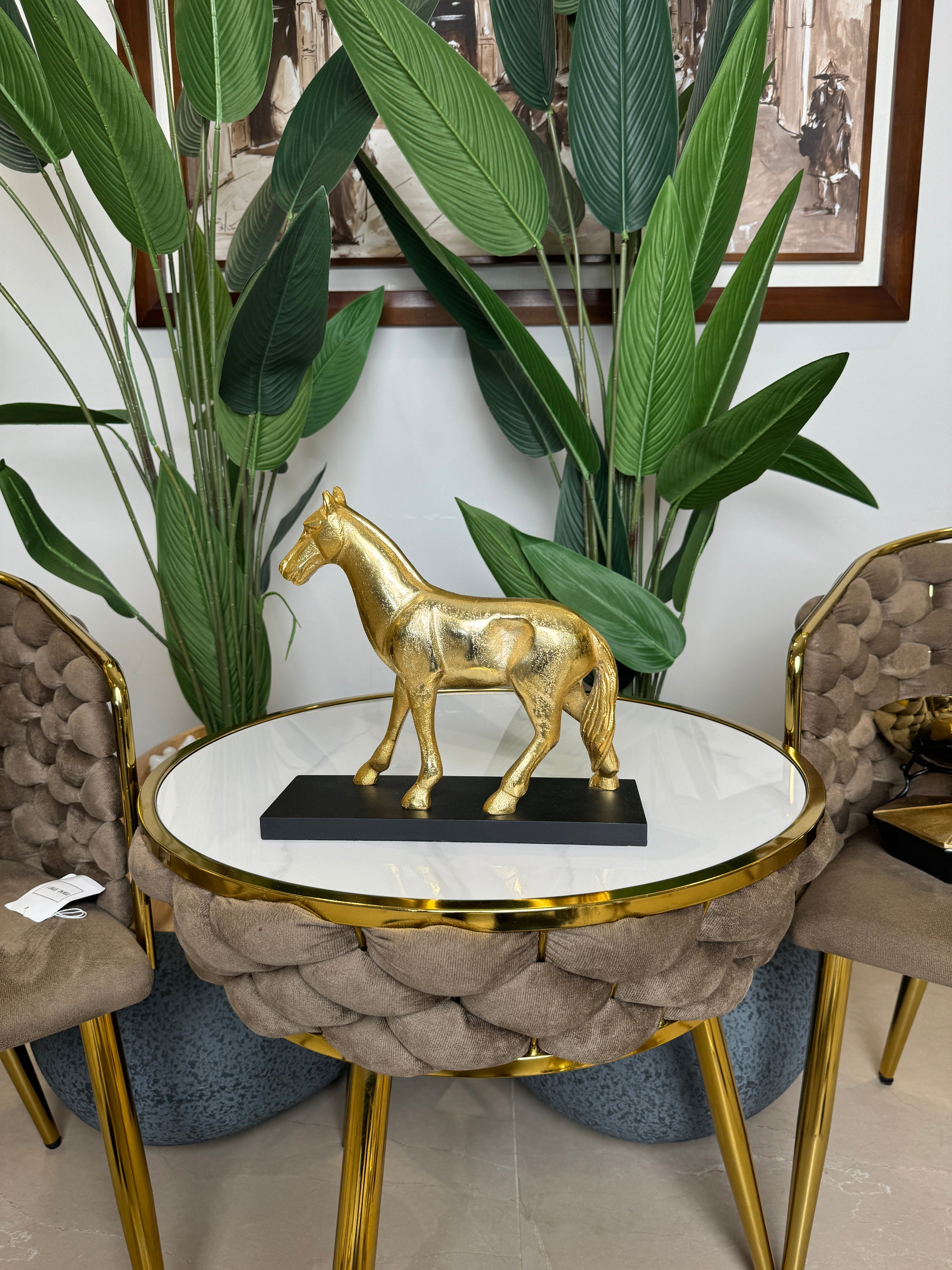 Statue de Cheval au Trot Dorée en Résine - Symbole de Richesse